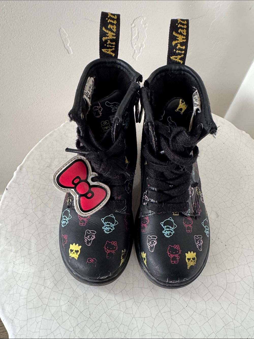 Dr. Martens Sanrio Hello Kitty Friends 1460 Leather Lace Up Boots Toddler Sz 10